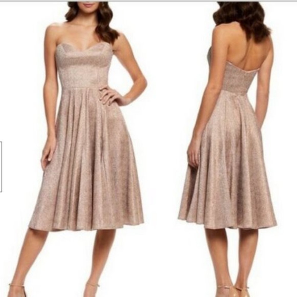 DRESS THE POPULATION
Vivenne Strapless Fit & Flare Dress In Rose Gold